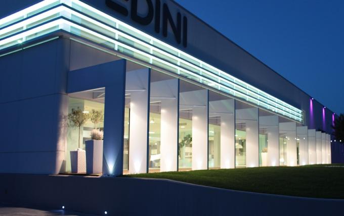 가벼운 무게 ACP 및 다양한 색상 B1 FR PVDF 코팅 건물 및 클래싱을위한 알루미늄 복합판 호텔 하우스 20