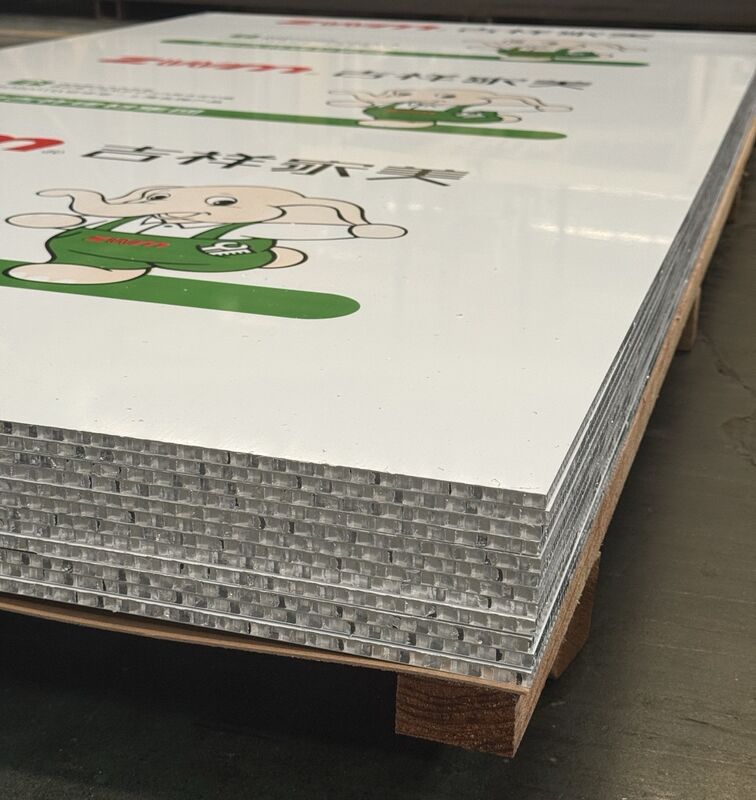 천장, 지붕, 실내 및 외부 벽 등에 사용되는 알루미늄 허니컴 패널