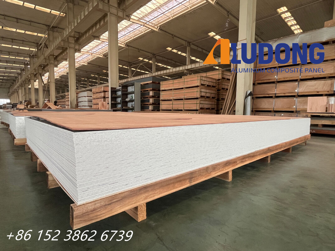 FR B1등급 PVDF 코팅 불투명 알루미늄 복합판 건물용 두께 4mm