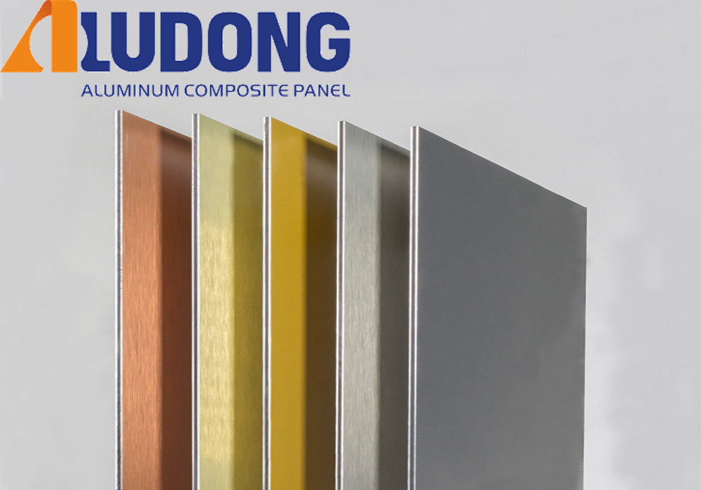 재고 중 1220*2440mm 붓힌 알루미늄 패널 PVDF 코팅, 기상 저항성 커튼 벽 ISO 9001공장